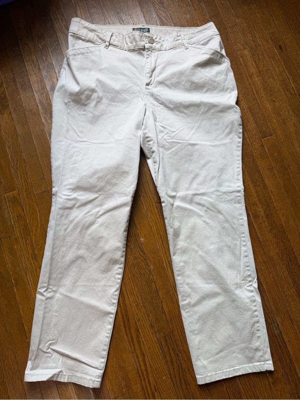 Lee Women's Straight-Leg Trousers in Off-White khaki